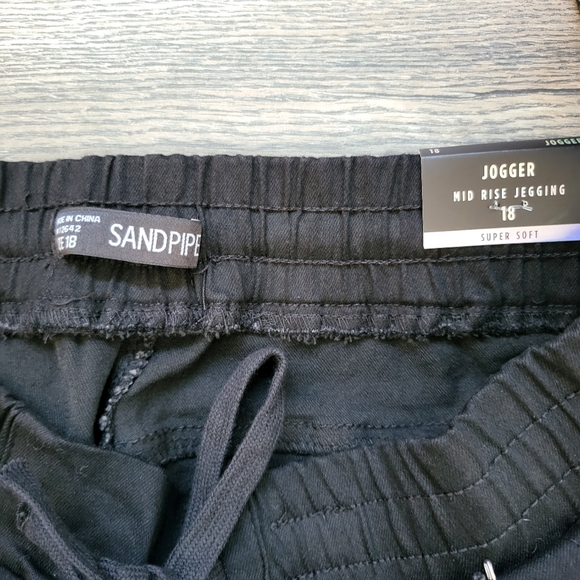 Sandpiper Denim Jogger - Picture 9 of 13